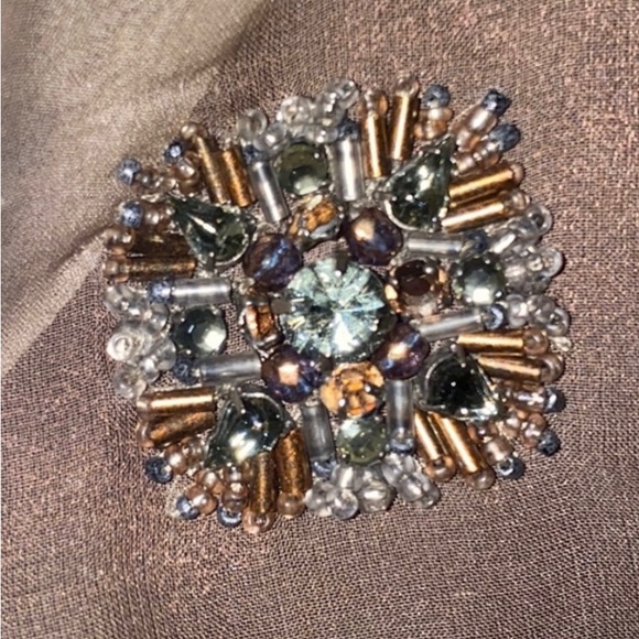 Sold Chloe sleeveless blouse, stone taupe color, 40, Swarovski crystal flowers - Picture 6 of 12